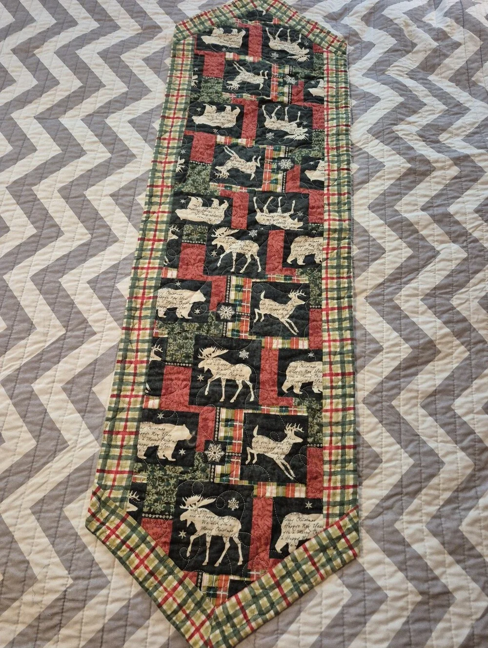 🌿5/$25 Quilted Christmas Wildlife Tablerunner